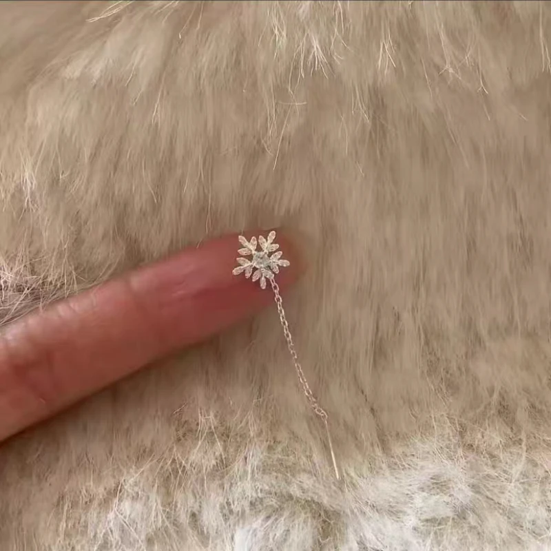 Hot Sale 925 Silver Snowflake Tassel Ear Wire Korean Style Fashionable Zircon Christmas Gift Exquisite Ear Jewelry for Women
