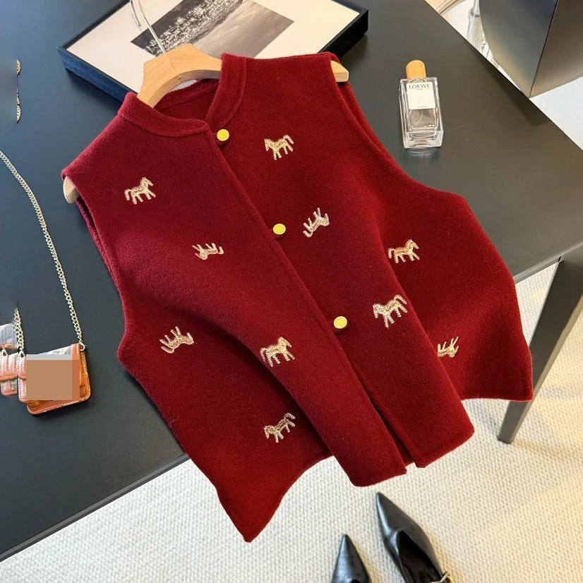 

[Embroidery] High-end retro pony embroidered vest spring new Chinese style New Year's greeting clothes vest women