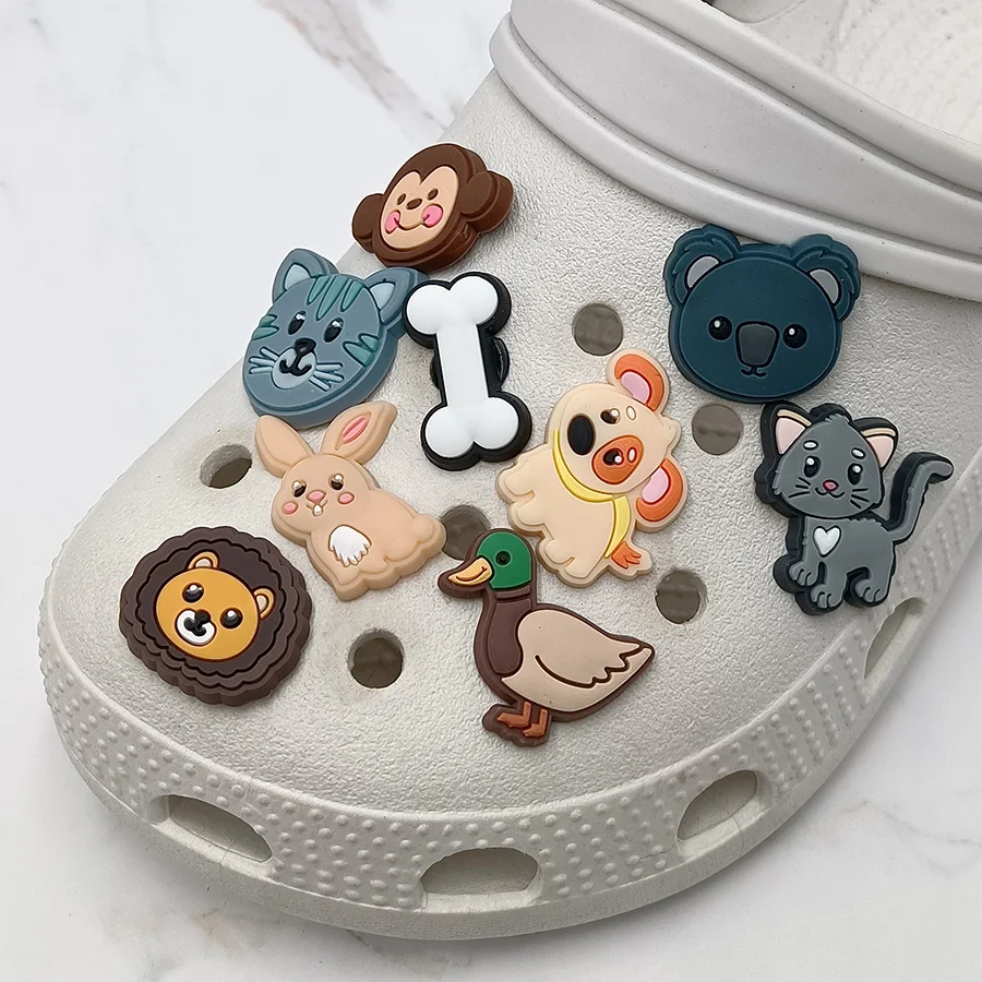 1Pcs Cartoon Animals PVC Shoe Charms Accessories Cat Dog Rabbit Shoe Upper Pins Decoration Clogs Buckle Kid Party Gift