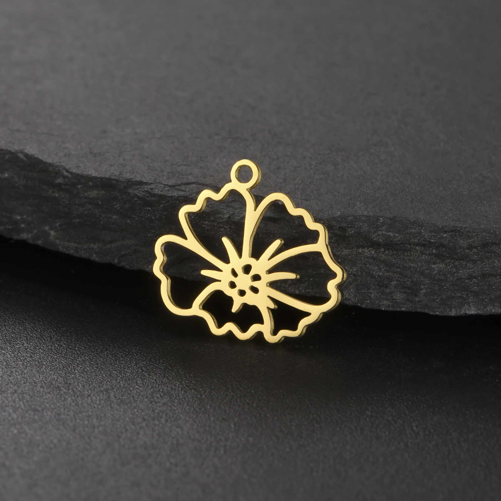 

5pcs/lot Hollow Romantic Violet Flower Pendant Stainless Steel Jewelry Accessories For DIY Necklace Friend Gifts