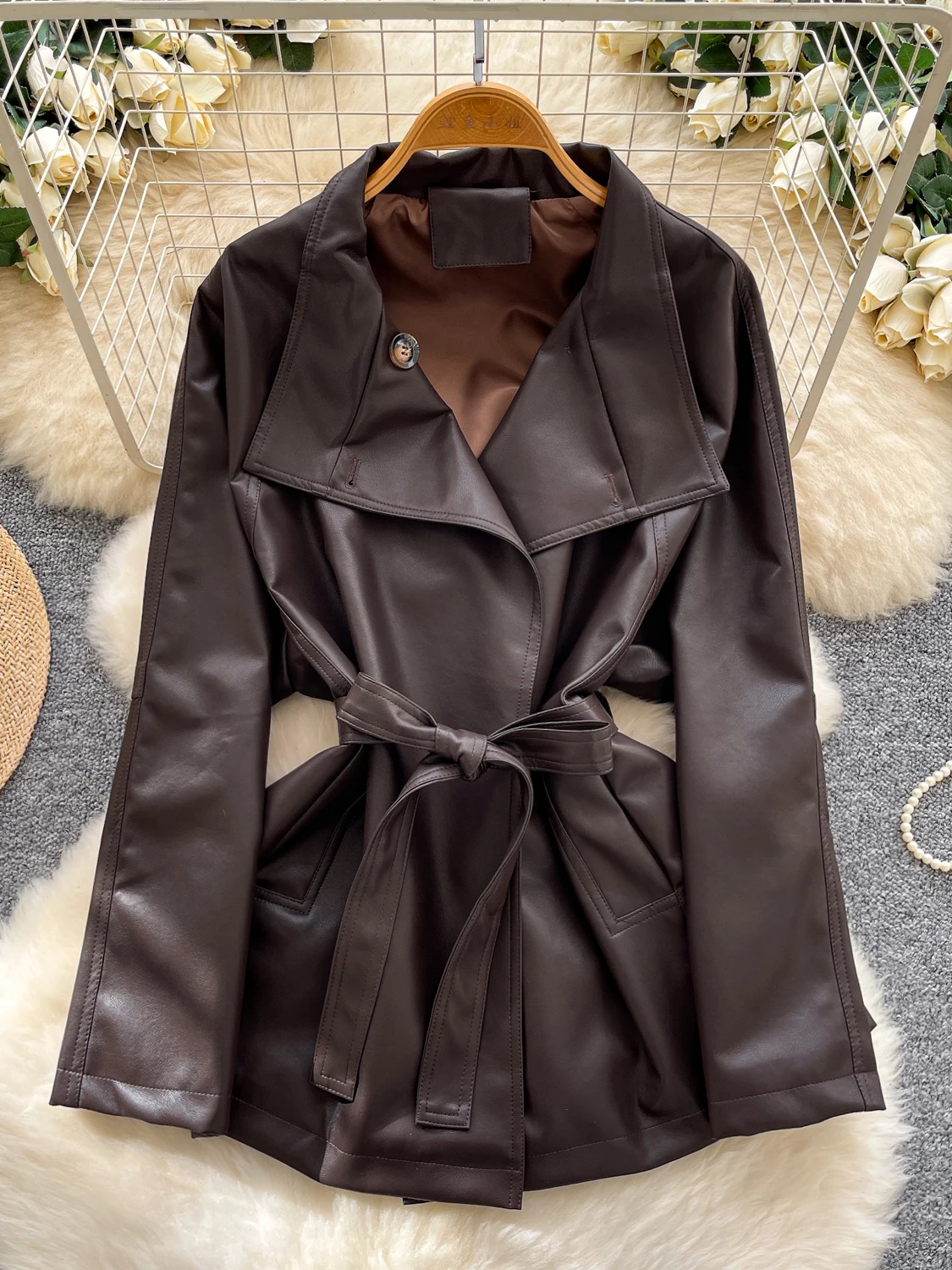 

Женская кожаная куртка с длинными рукавами и ремешками на талии, осень-зима 2022, модные иностранные универсальные пальто из искусственной кожи