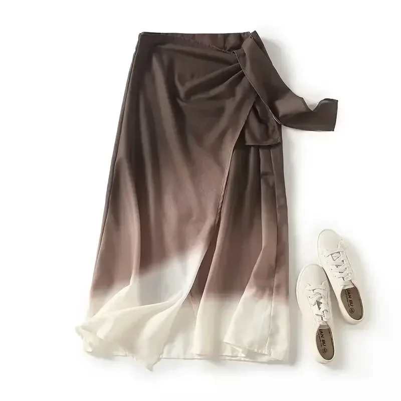 

Women's Chic and Fashionable Holiday Style in 2023, Smudged and Faded Medium-long Skirt, Retro Strap Waist Button Skirt.