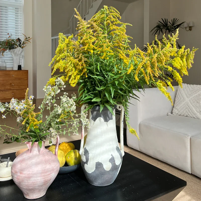 Modern wabi sabi floor-to-ceiling vase ornament, large model room dining table coffee table vase