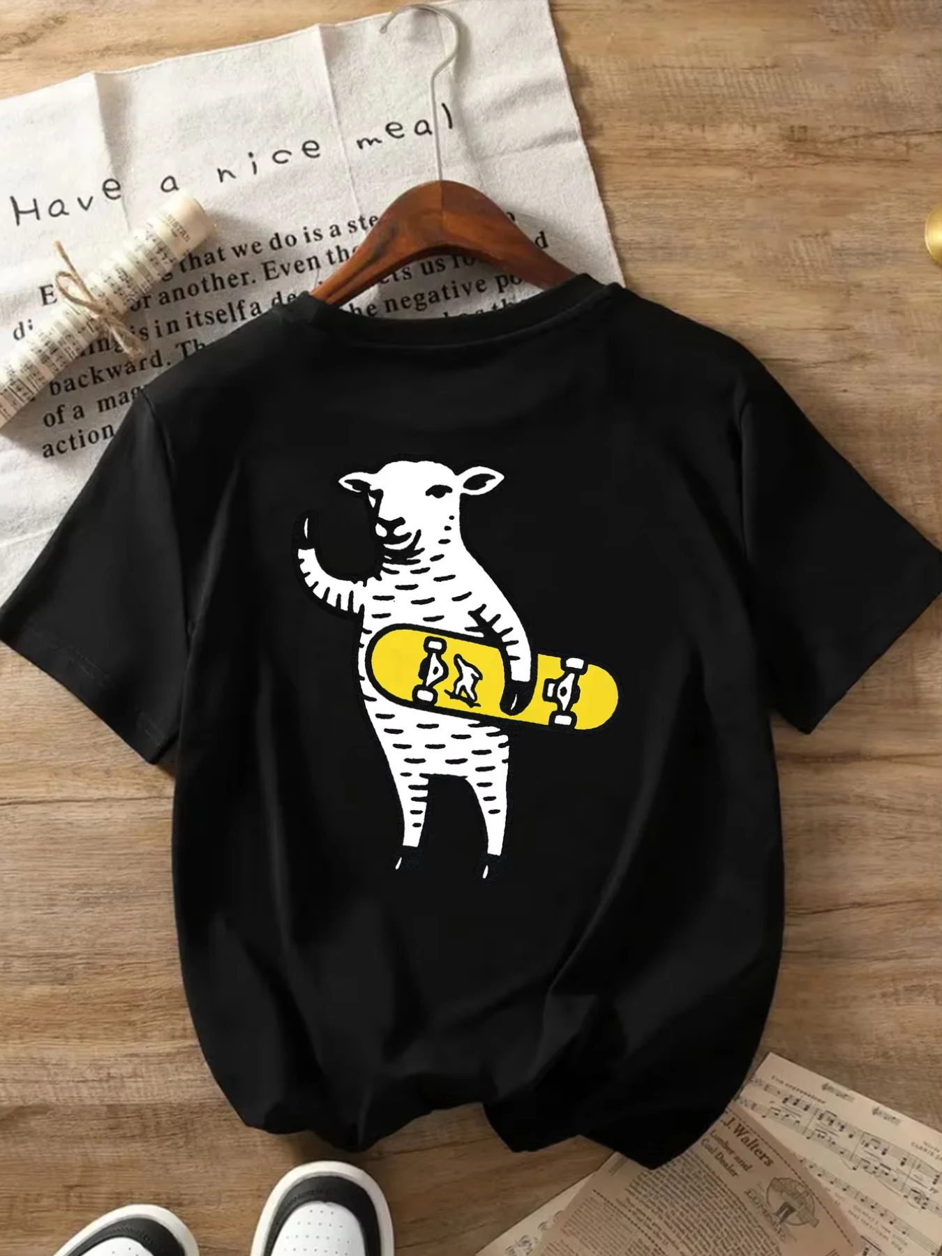 Unisex Cool Sheep Skateboard Graphic T‑Shirt Dual Print Crew Neck Short Sleeve Casual Streetwear Hip Hop Tee For Men Women