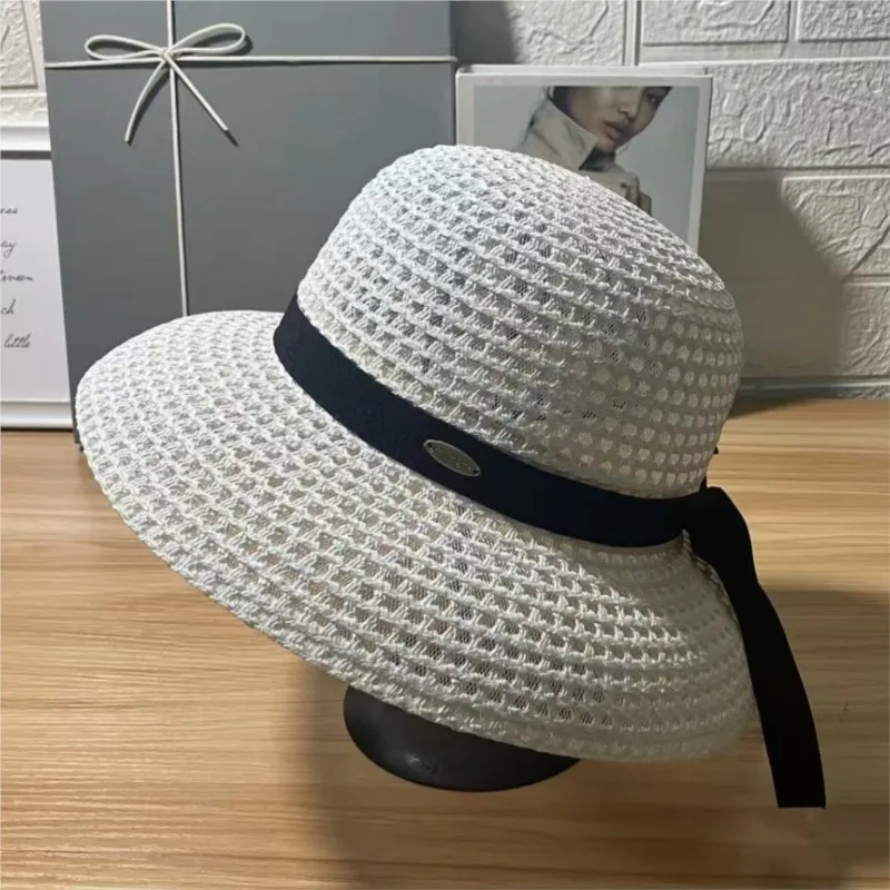 Fashionable new decorative and cute face-enhancing hat outdoor seaside vacation