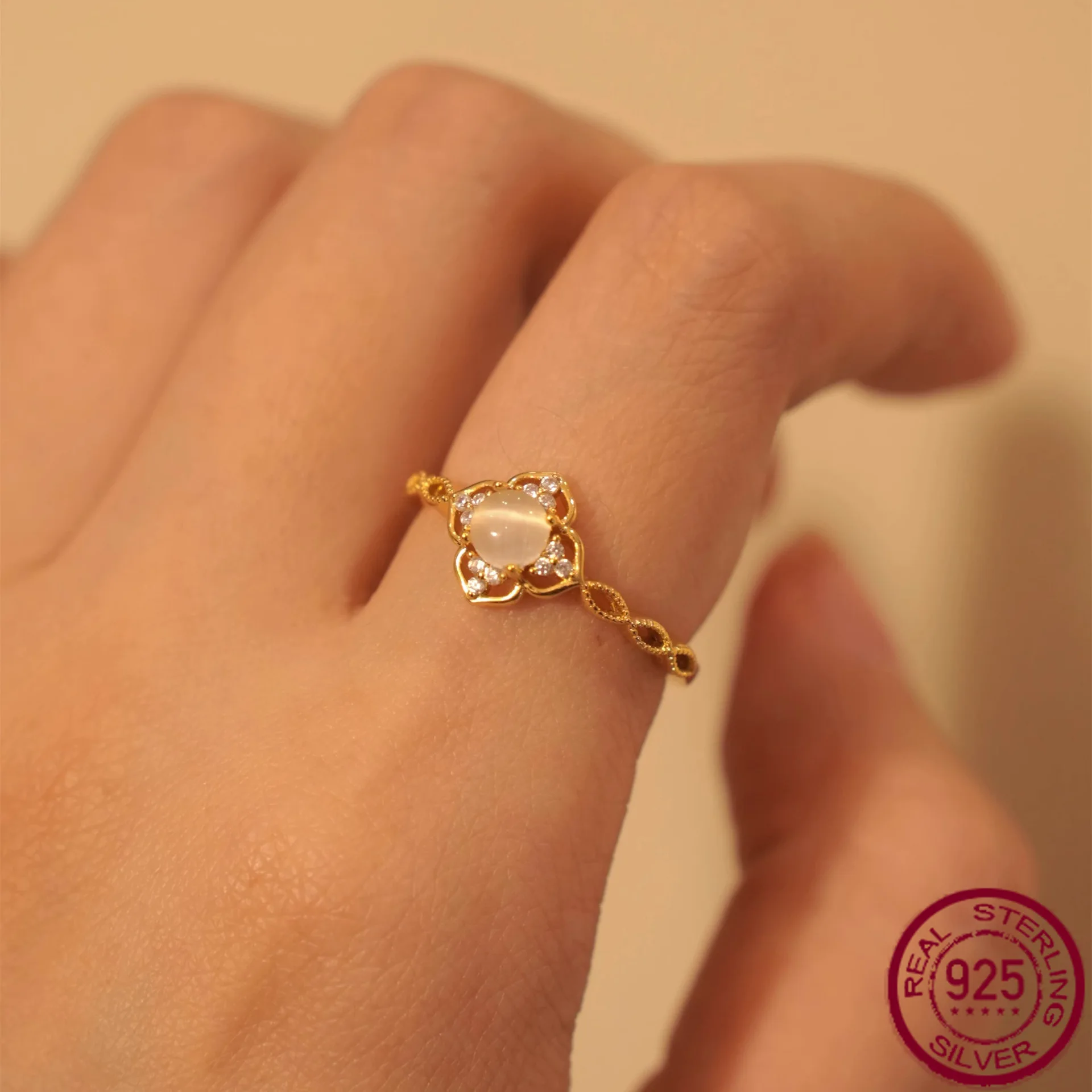 

New S925 pure silver French light luxury sparkling exquisite versatile retro gentle cat eye stone ring wedding jewelry