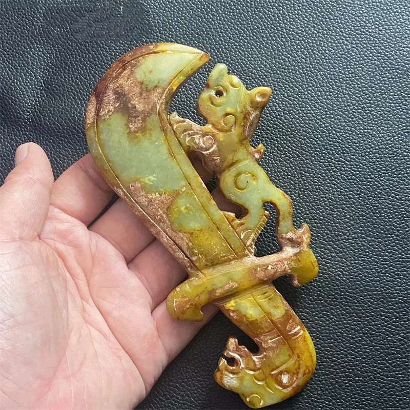 

Antique jade carving old jade Xiuyu dragon head jade knife auspicious beast handle piece folk art collection crafts