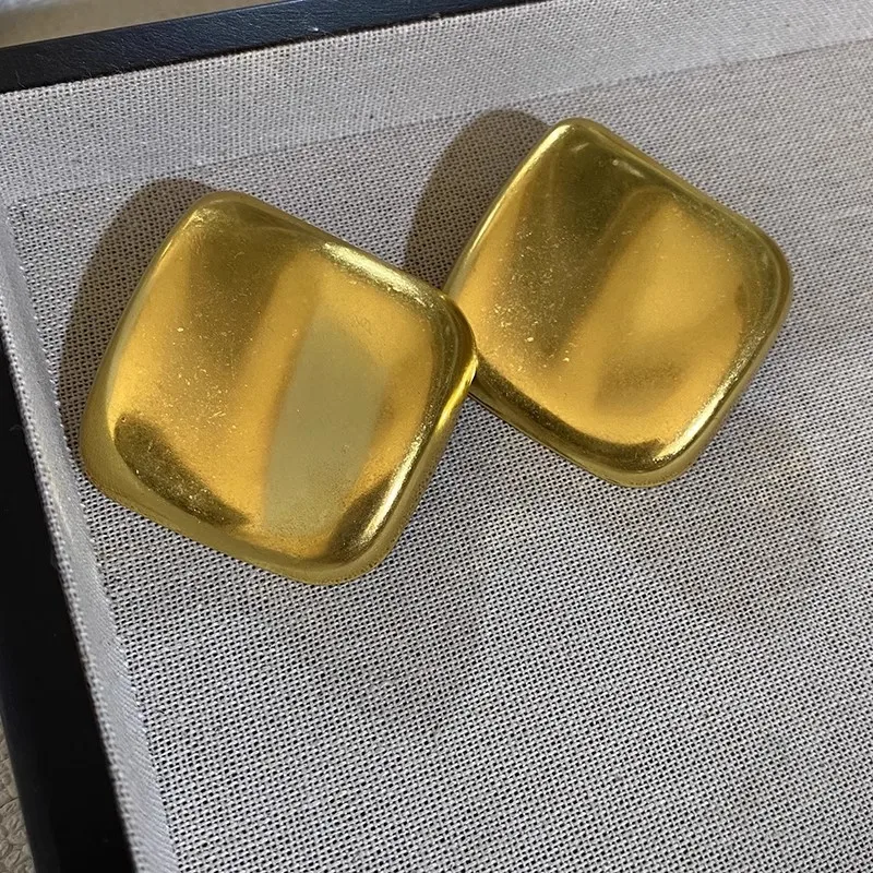 Vintage übertriebene geometrische große Metall-Ohrstecker für Frauen, europäische und amerikanische Persönlichkeit, Party-Schmuck, Trend-Accessoires – Detail 5