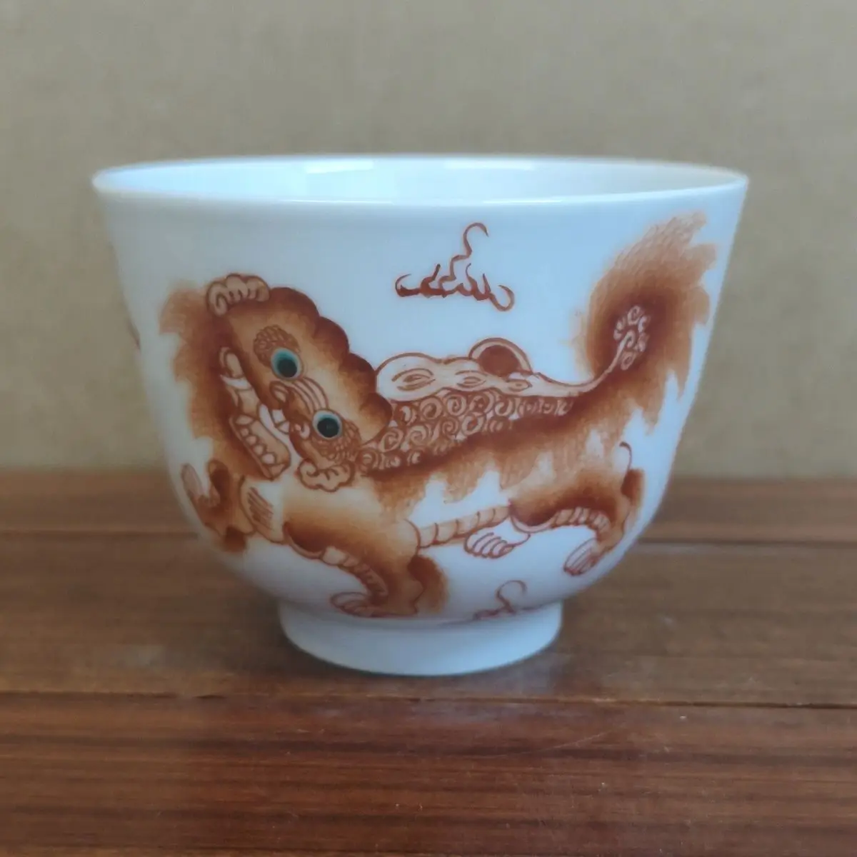 Antique Hand Painted Taishi Shaobao Red Tinted Lion Ceramic Teacup Decorative Box Old Collection Display Ornament