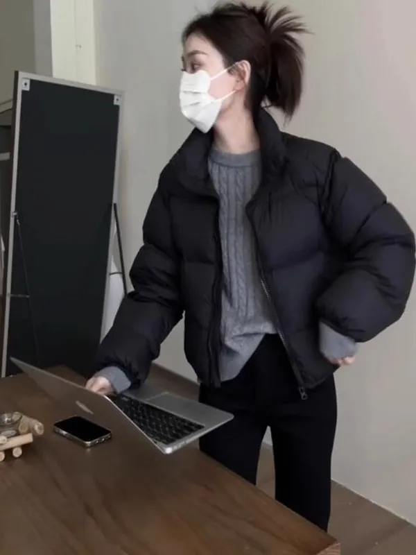 

Короткая женская пуховая куртка в стиле Кендалл Дженнер: теплая, модная, универсальная, в корейском стиле, для города и активного отдыха