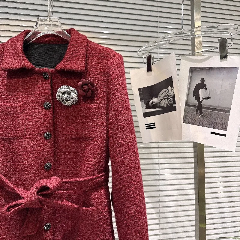 2025 Winter New Fashion Flower Brooch Belt Tweed Down Short Coat for Women High-end Commuting Long Sleeve Slim Jacket Top