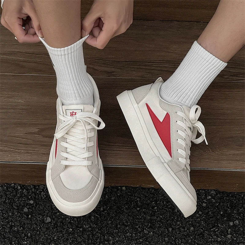 

Мужская обувь 2025 года, новый стиль, обувь для скейтбординга, нишевый дизайн, кроссовки с цветными блоками из ткани-зонтика — высококачественная тройная вулканизированная обувь