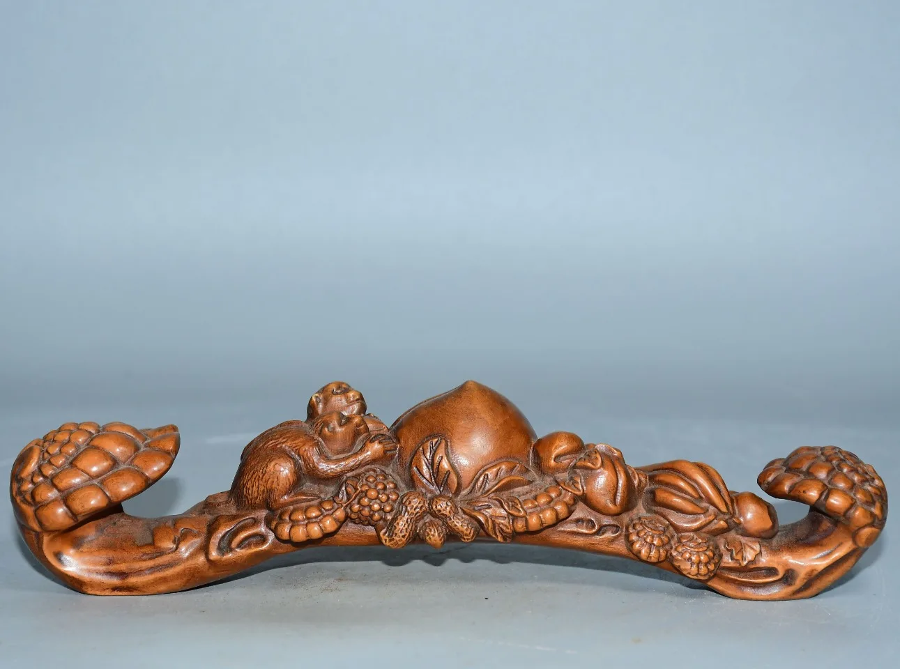 

8"Tibetan Temple Collection Old Boxwood Monkey Peach Statue Melon Fruit Ruyi Screen Amass wealth Ornaments Town house