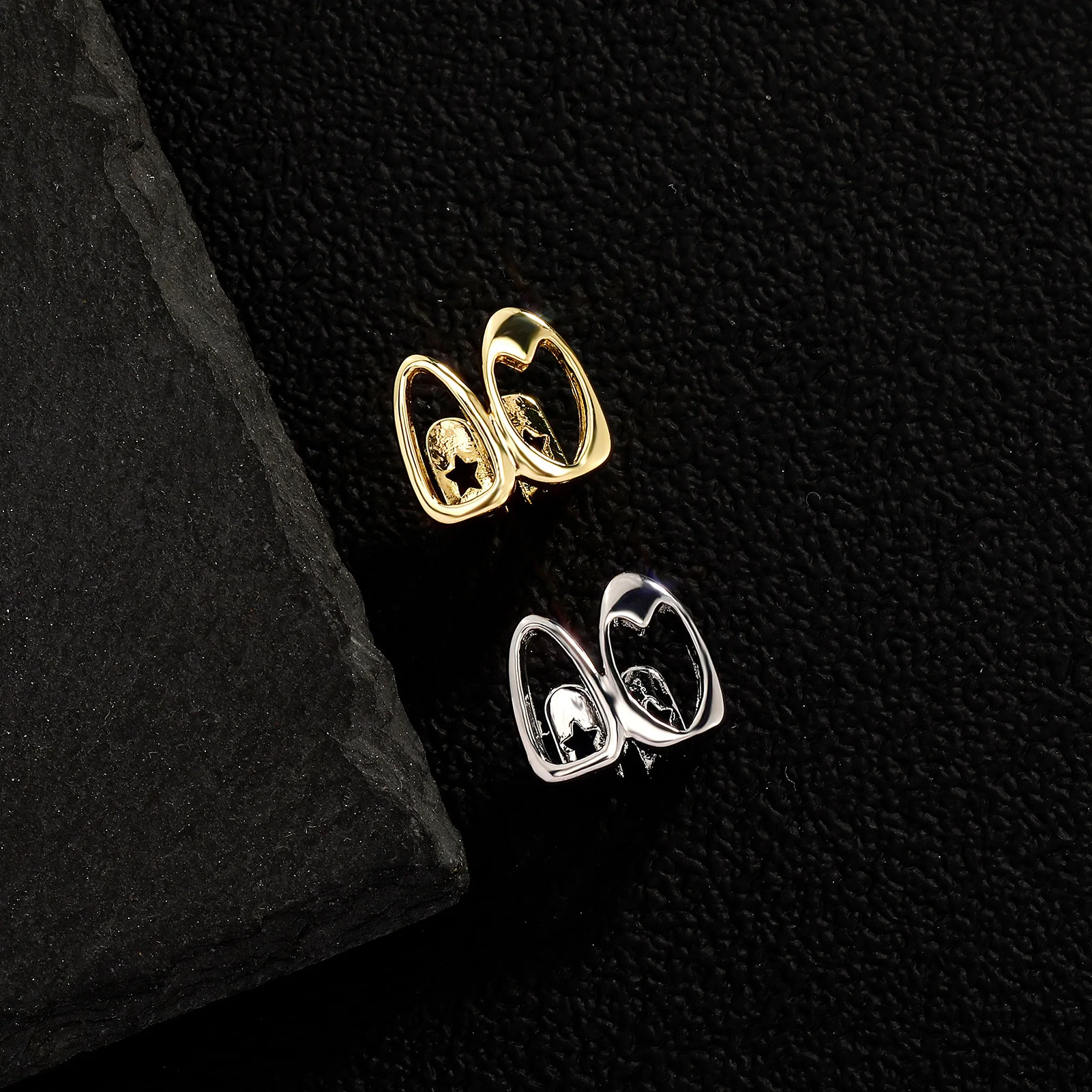 Streetwear Hollow Heart Two Piece Teeth Grillz Mix Grid CZ Style Hip Hop Rapper Daily Party Wear Mouth Jewelry Wholesale