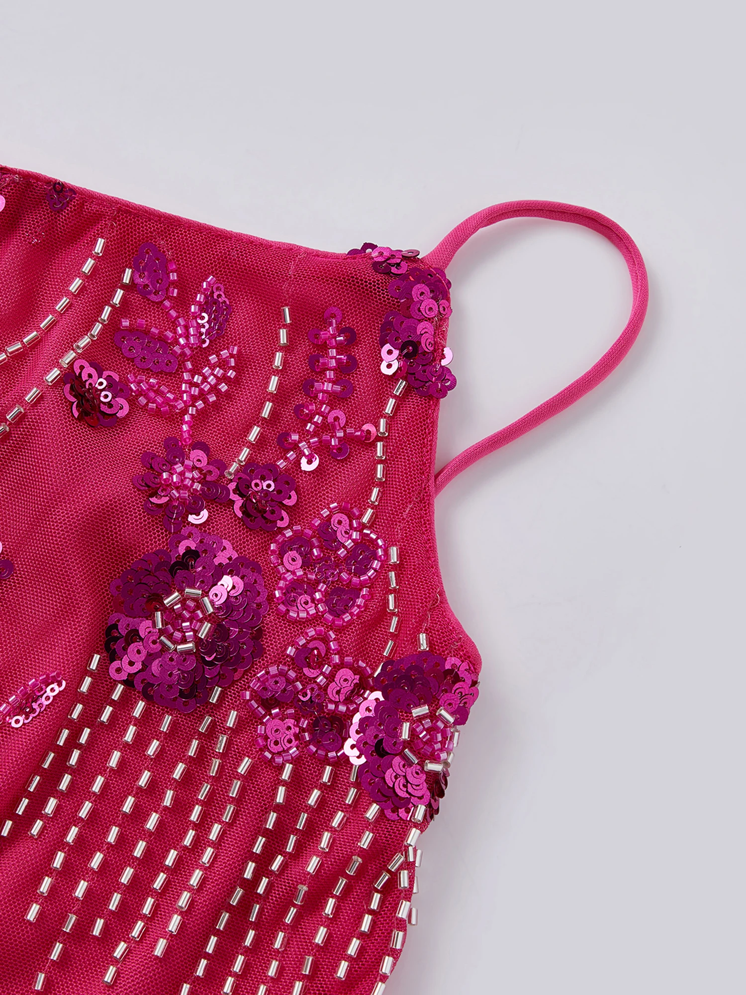 المرأة الصيف بلا أكمام الترتر المطرزة التعادل الخلفي بروتيل مع السباغيتي الأشرطة وتصميم عارية الذراعين عادية تانك تي شيرت كامل