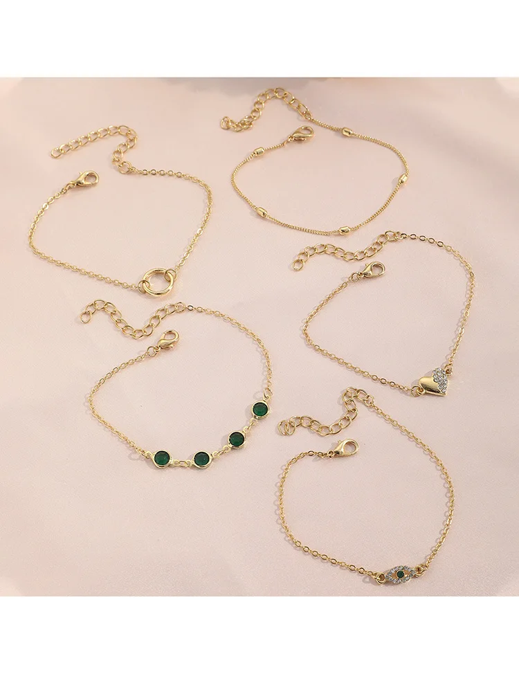 2024 nuovo braccialetto cuore verde vuoto per le donne 5 pezzi Set amore braccialetti di lusso accessori regalo femminile