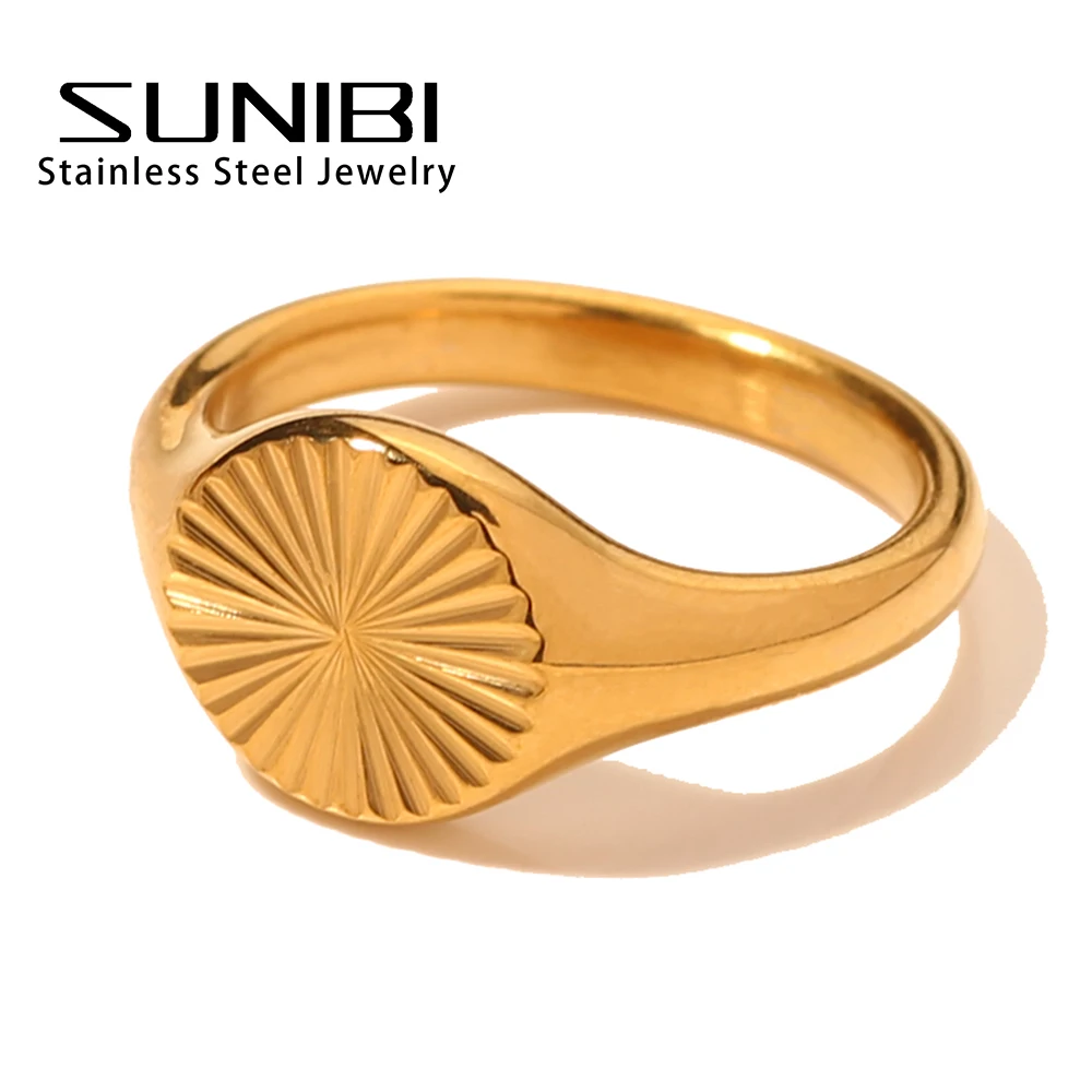 SUNIBI Pierścionki ze stali nierdzewnej dla kobiet Złoty kolor Nie blakną Promienie fal Tekstura Sygnet Dainty Ladies Ring Biżuteria Hurtownia