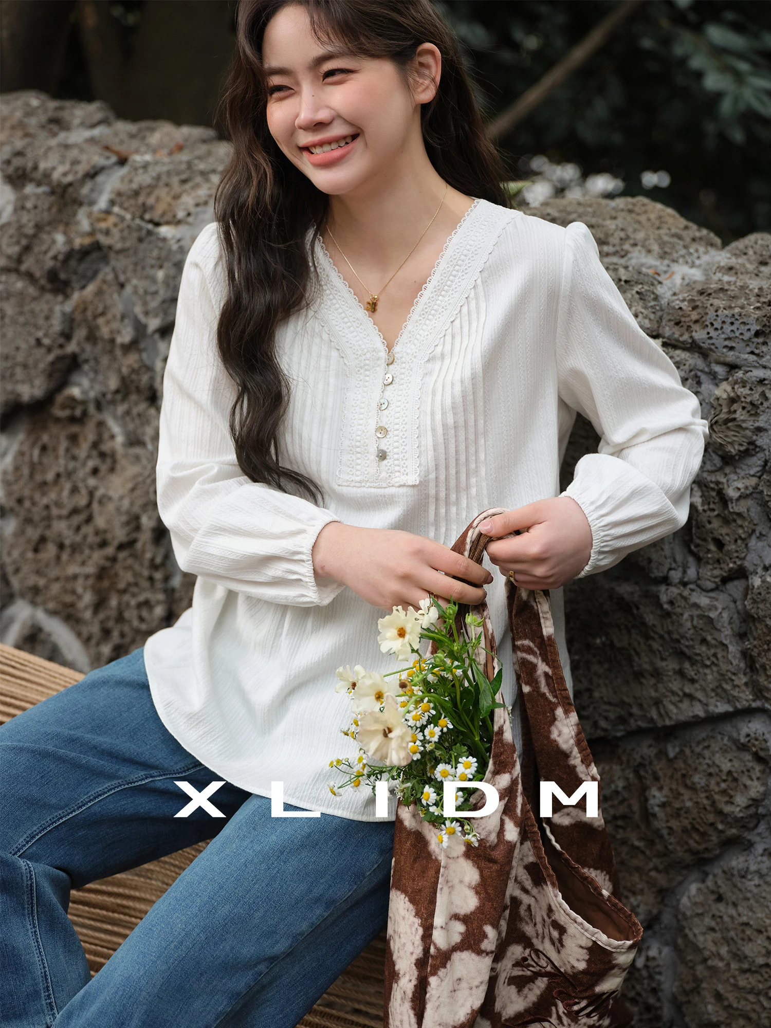 

Женская хлопковая блузка больших размеров свободного кроя с V-образным вырезом, рукавами-фонариками, А-образным подолом, повседневная, для офиса, весенняя мода