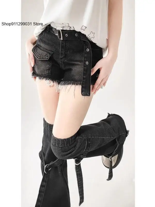 Spring and Summer Black Cropped Workwear Denim Leg Set Two-Piece Set for High Street Wear and High Waisted Shorts for Women