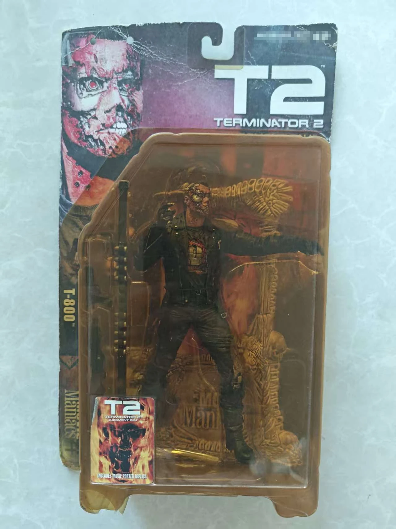 

Фигурка McFarlane T-800 Series 4 «Терминатор 2 T2» из фильма «Мьякис» Коробка желтая и слегка повреждается