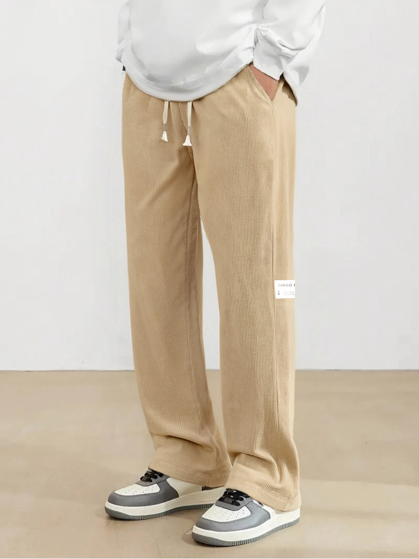 Calça masculina de veludo cotelê com perna reta com cordão na cintura, bolsos e design de logotipo – elástica, ajuste casual para uso diário, Spri