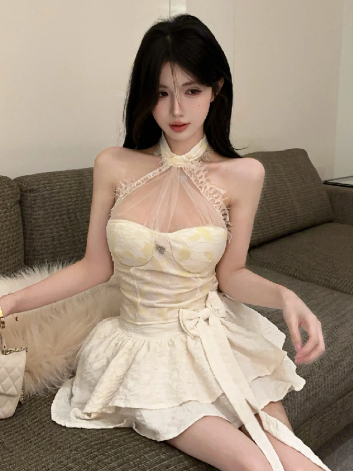 

Pure Desire Quality Sleeveless Diamond Buckle Mesh Insertion Hanging Neck Vest High Waist Slim Fit Half Body Cake Skirt Set