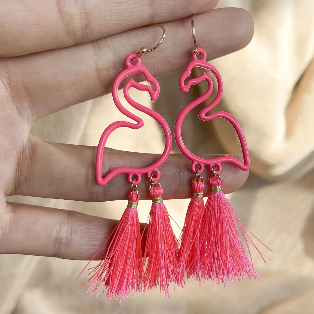 VG 6 YM 2022 New Pink Flamingo Hollow Earrings Handmade Fringed Exaggerated Personality Creative Long Women\'s Tassel Eardrop