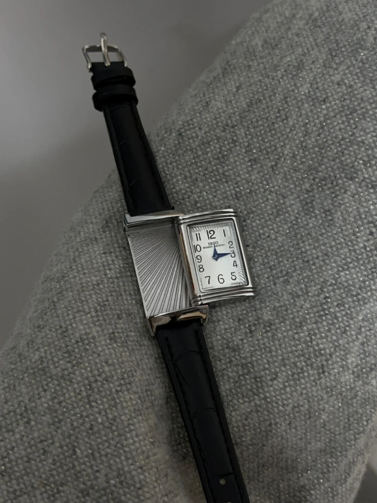 

Women's Retro Niche Fashion Sliding Design Waterproof Leather Quartz Square Exquisite and Versatile Digital Watch 21mm