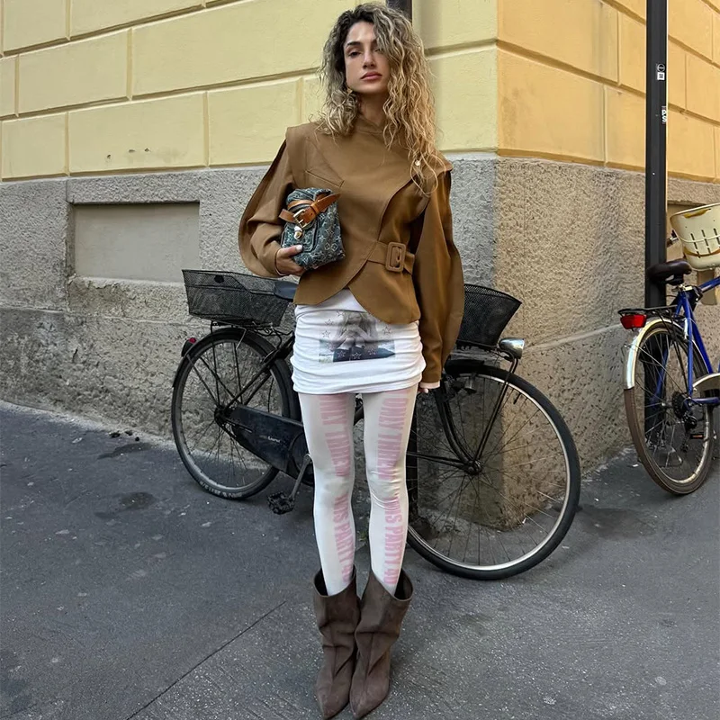 Damenjacken mit Stehkragen, seitlicher Knopfleiste, Gürtel zur Taillenbetonung, kurze Mäntel, Herbstmode für Damen, unregelmäßiger Saum, plissiert, neue Oberbekleidung – Detail 3
