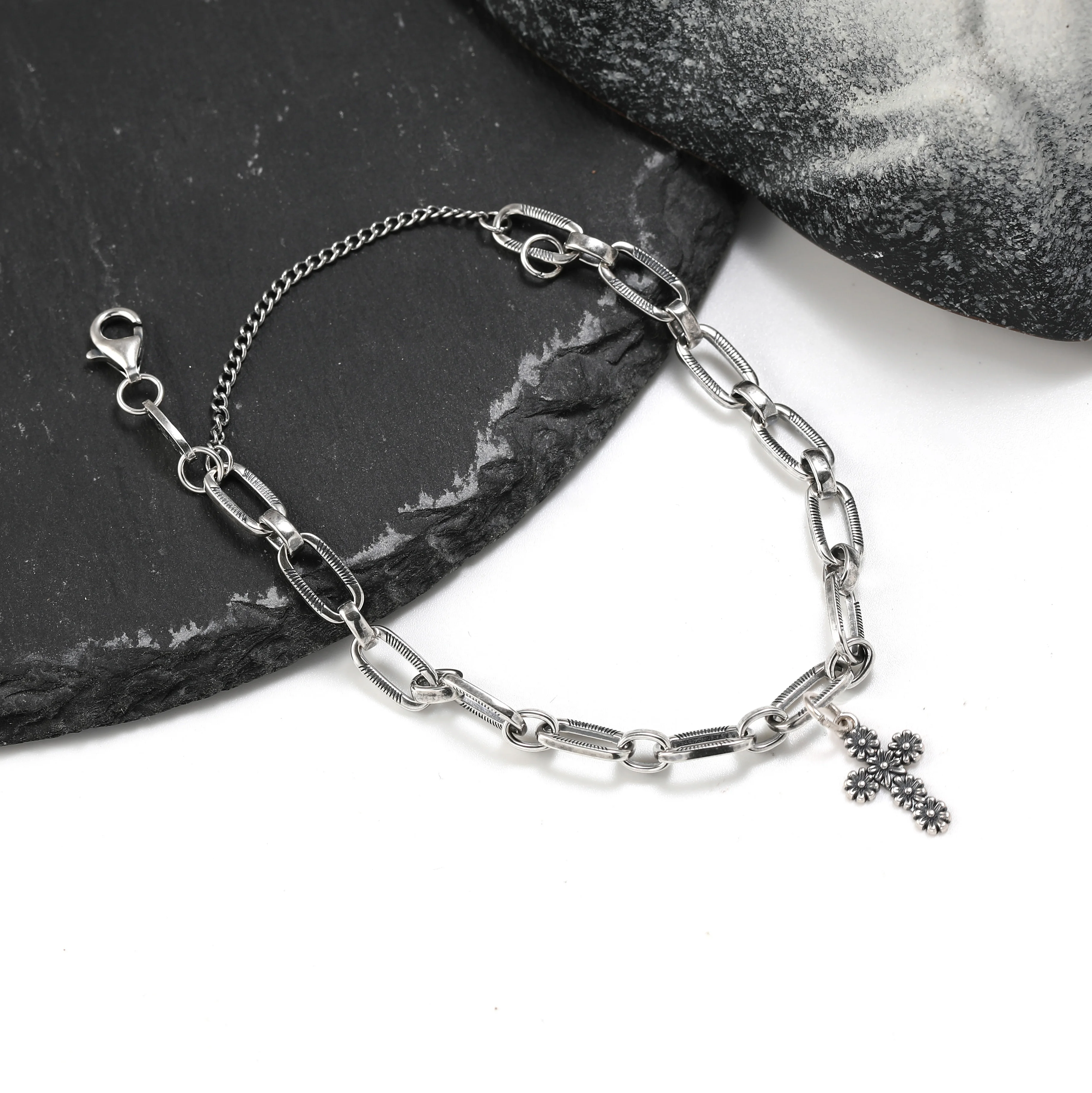 

Authentic 925 sterling silver James Avery Ornate Links Charm Bracelet paired with Margarita Heng pendant