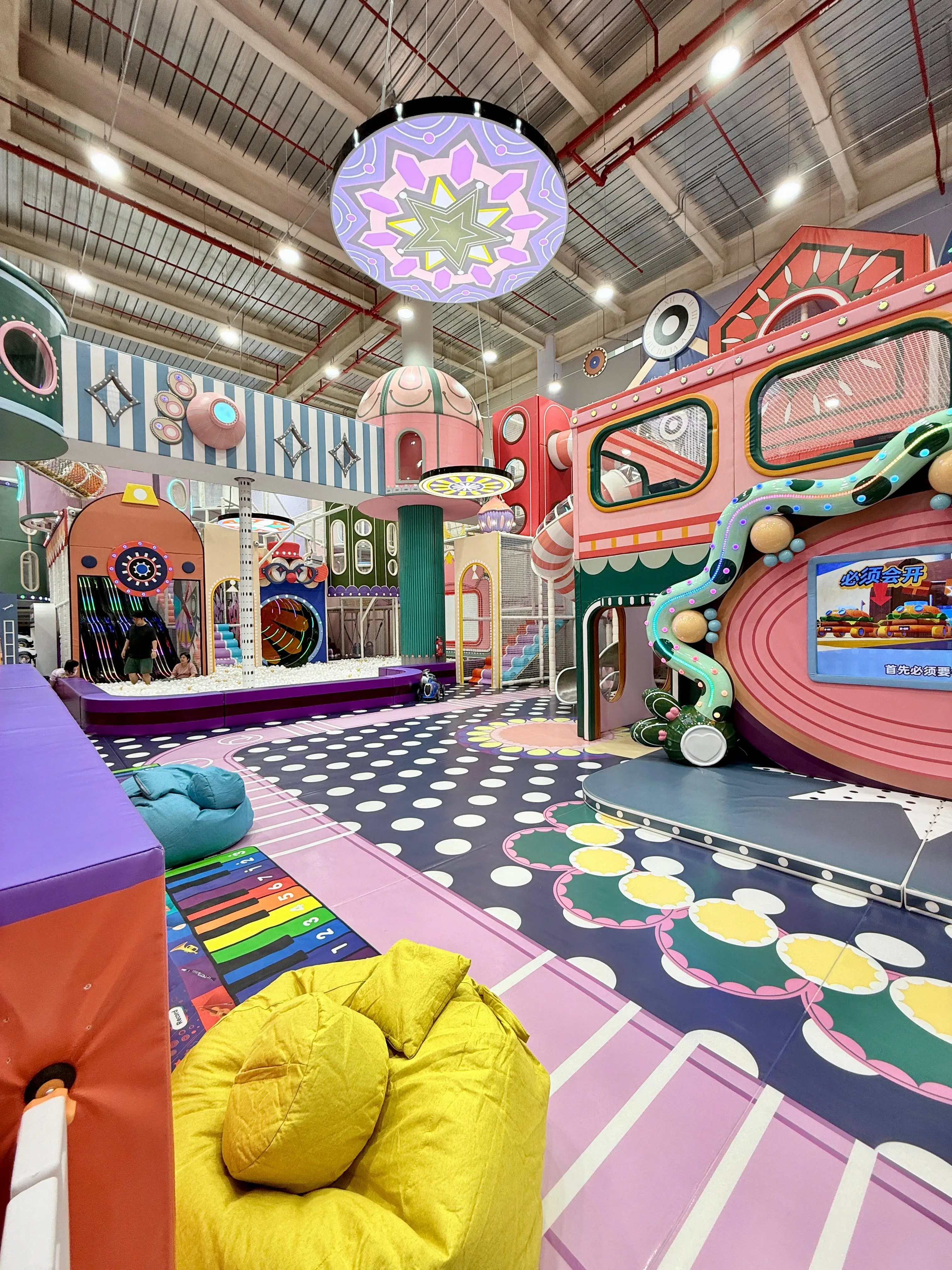 Indoor Children's Playground, Amusement Park LED Lighting, Slides, Ball Pools, Soft Play Equipment, Role-Playing Area, Fun Zone