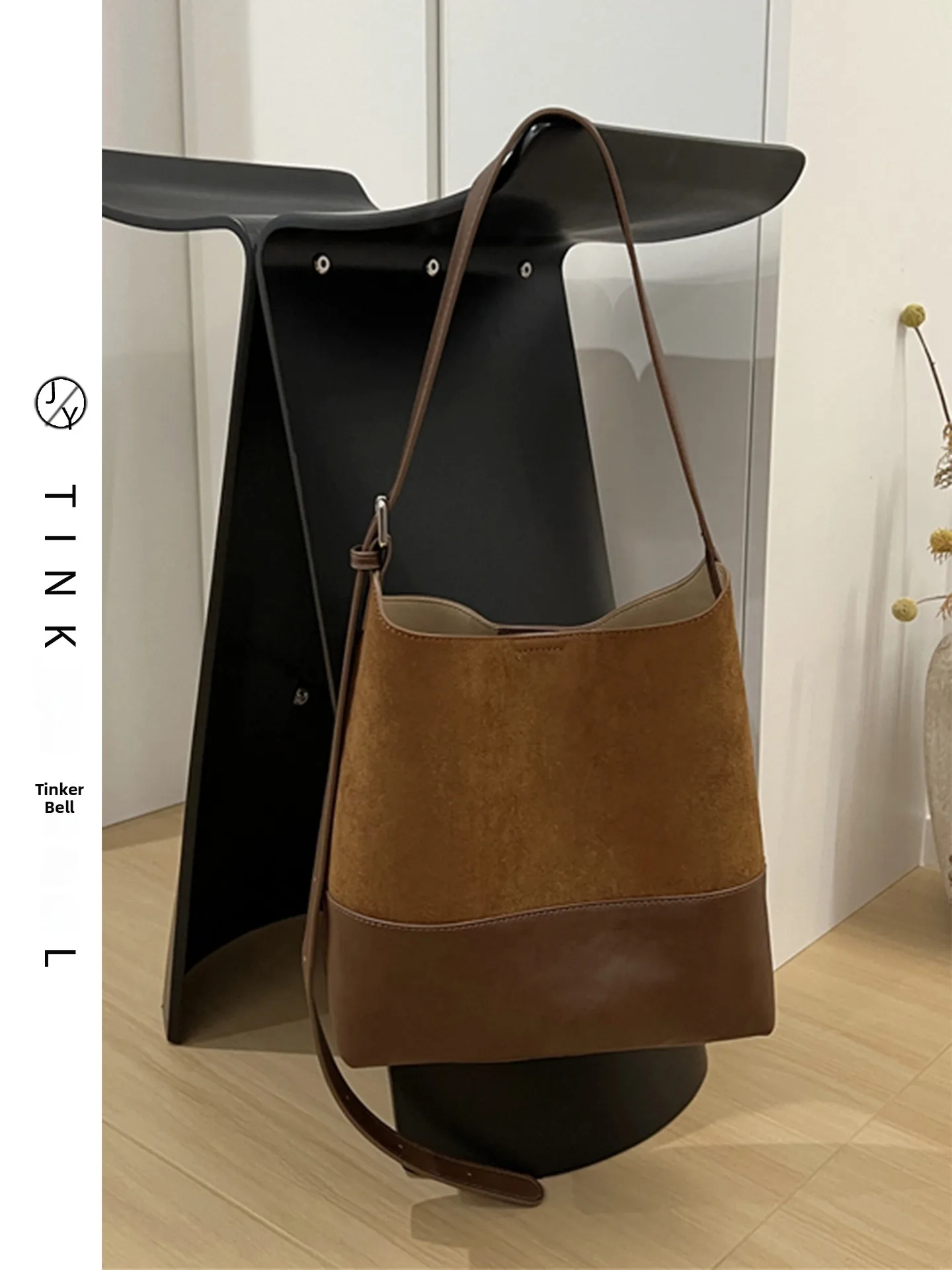 borsa-a-secchiello-da-donna-in-pelle-scamosciata-con-inserti-nuova-collezione-2025-leggera-di-lusso-borsa-a-tracolla-stile-casual-semplice-e-rilassato
