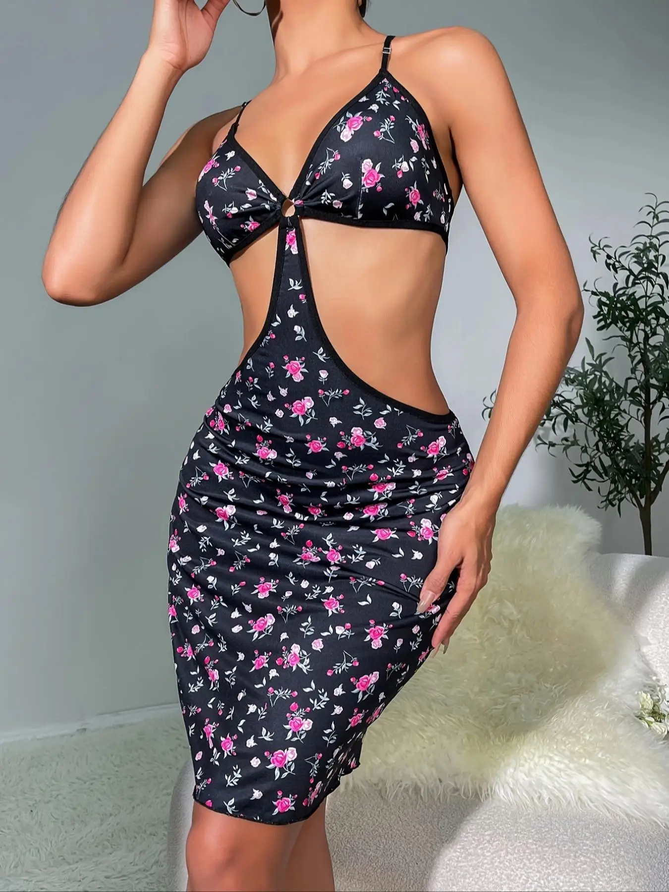 

Black tinted floral waist hollow sexy halter dress hot selling new women's nightdress