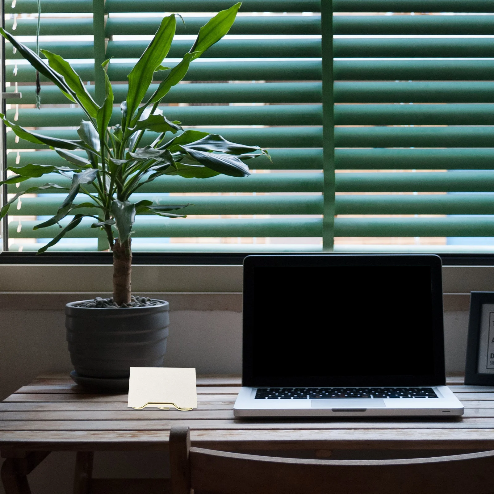 حامل بطاقات عمل معدني، حامل سطح المكتب، قاعدة غير قابلة للانزلاق، تصميم قوي، منظم بطاقات العمل العملي للمكتب