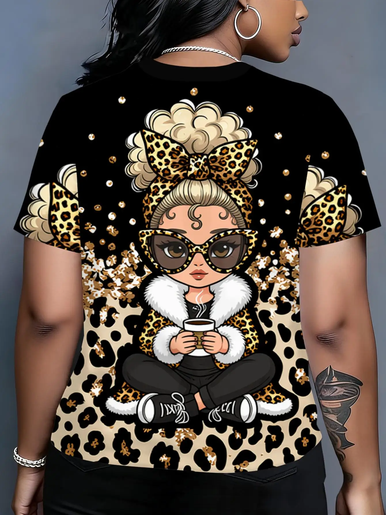 Women Crew Neck Short Sleeve T‑Shirt, Cute Cartoon Girl With Leopard Bow Sunglasses Coffee Graphic Print Casual Summer Tee