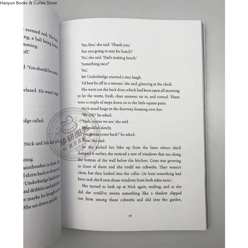 英語版小説「The Song from Somewhere Else」、表紙は変更される場合があります。 実際の商品が優先されます。 A.F. ハロルド