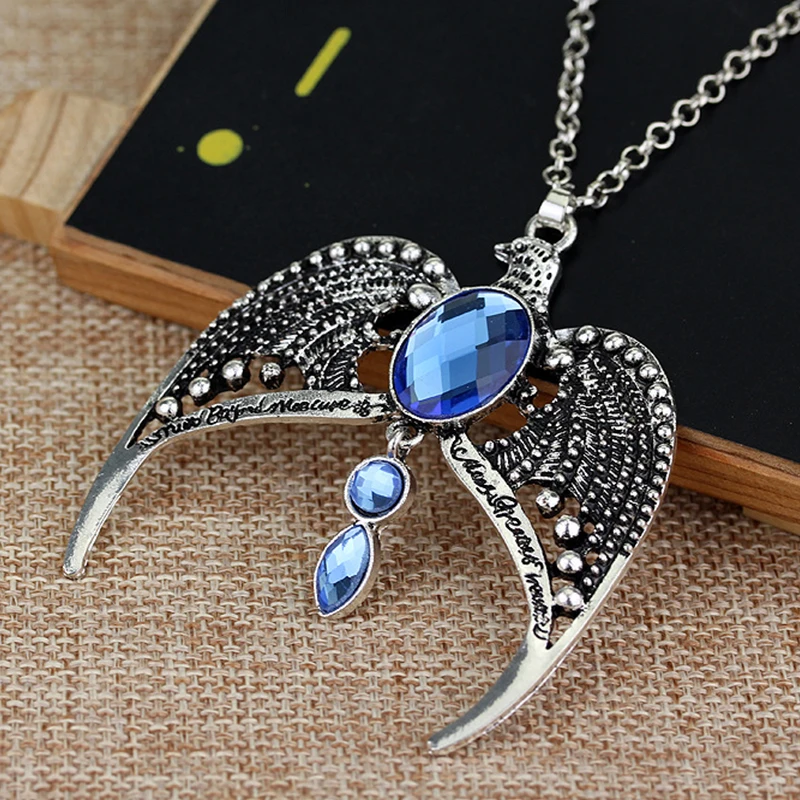 

Wholesale Of Lost Crown Pendants Necklaces College Vintage Necklace Pendants Around European And American Movies