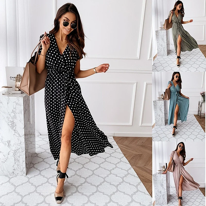 Vestido largo de verano estilo bohemio con estampado de lunares, cuello en V y manga corta, tipo mono fluido.