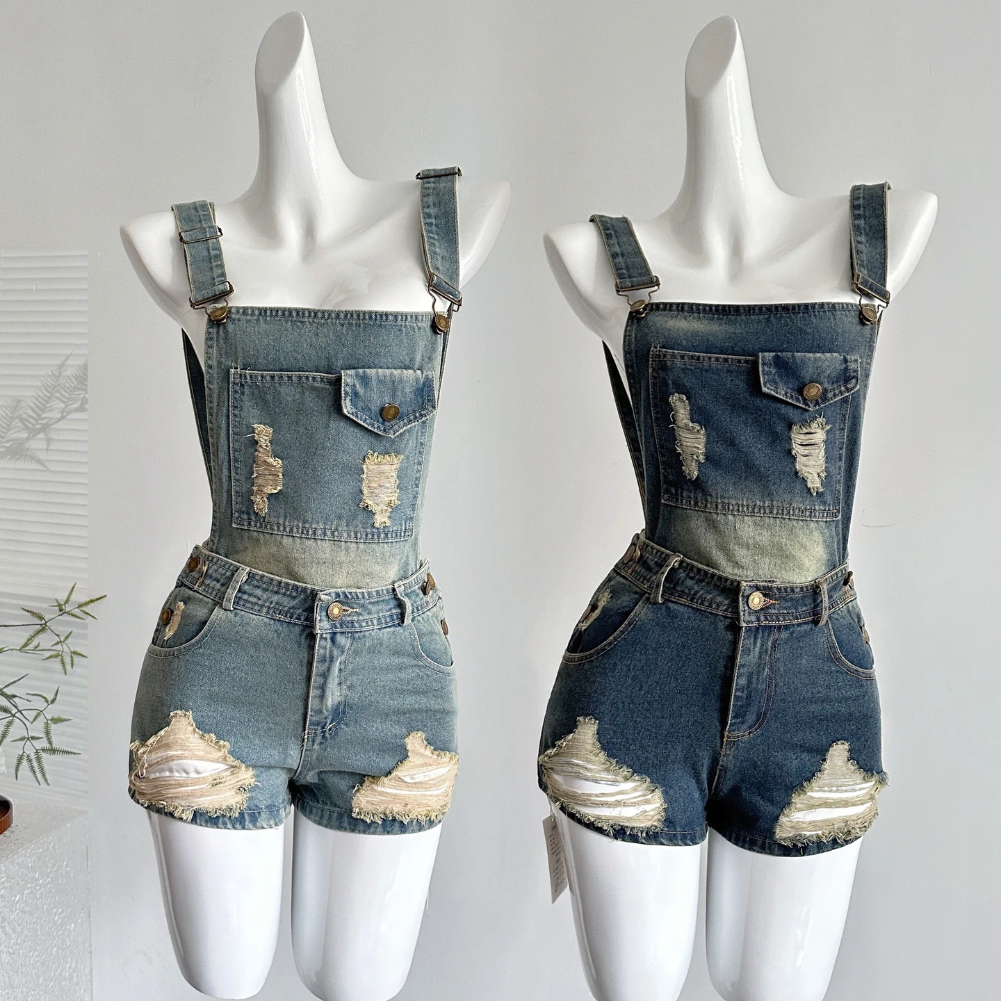 2025 Summer New women's pure desire for playful and versatile two-color denim overalls shorts