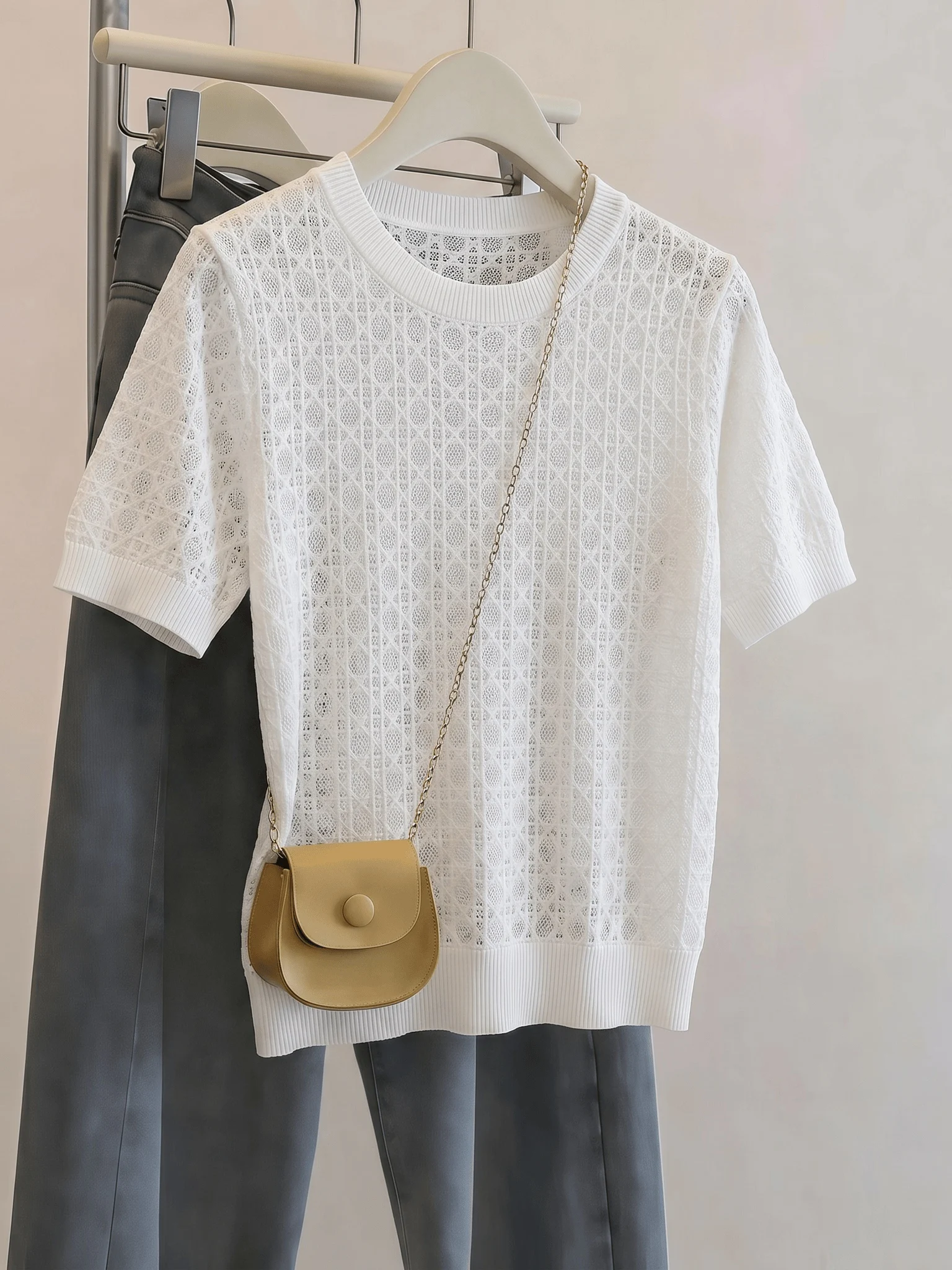Slim Fit Knitted Short Sleeve T-Shirt Women's Summer New Style Korean Version Breathable Light Weight plus Size Office Wear