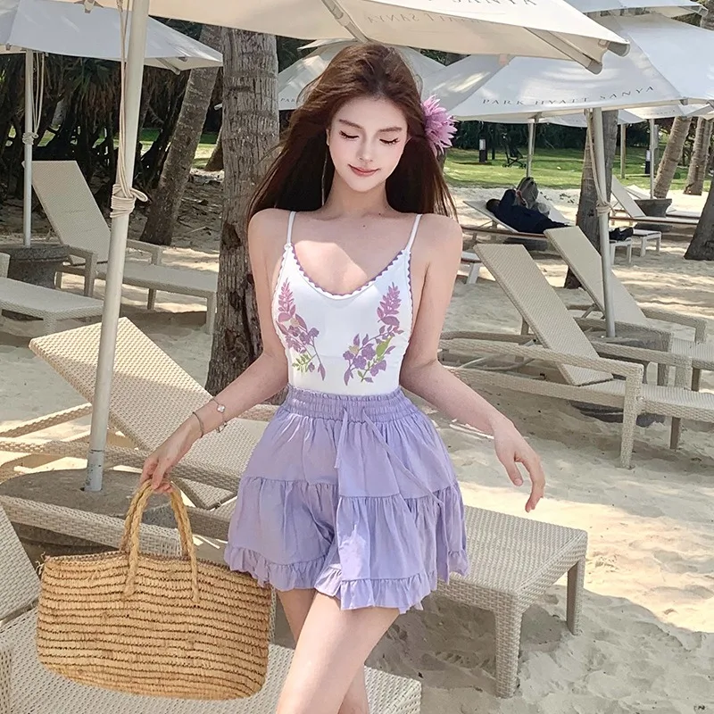 

Женские милые купальники, новый привлекательный фиолетовый вышитый костюм из двух частей с юбкой, укрепляющий белый отпускной костюм для горячих источников