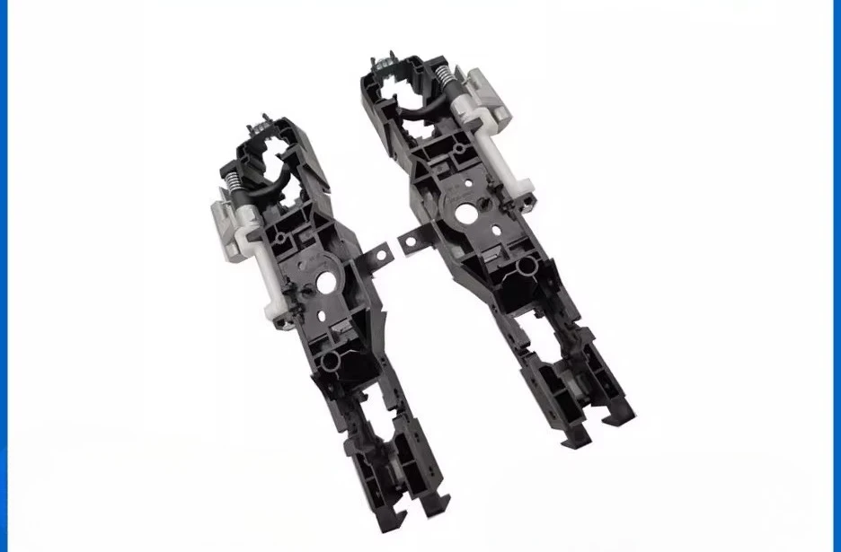 

Кронштейн дверной ручки для импортного Renault Koleos с кнопкой датчика и бесключевым доступом, 2009-2016 гг.