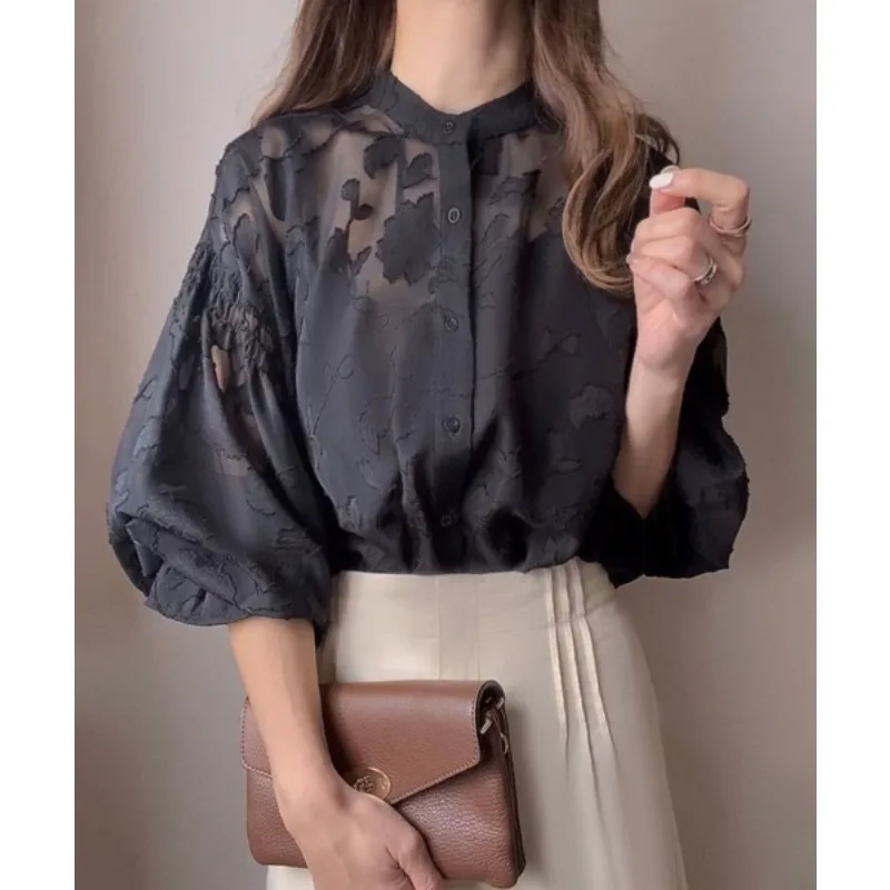 2023 Frühjahr Neues transparentes Hemd mit Blumen-Jacquard-Laternenärmeln vorne und hinten