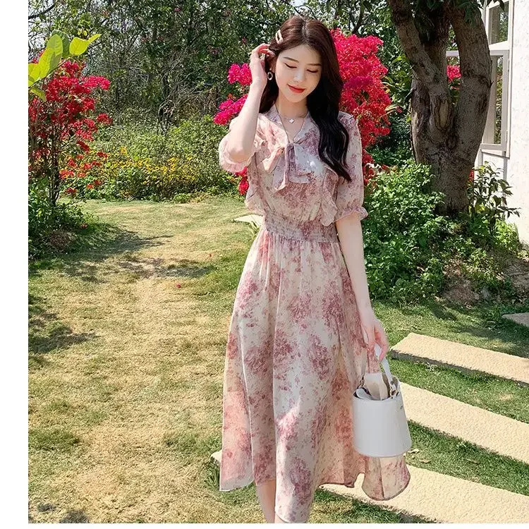 ชุดเดรสลายดอกไม้เอวอ่อนโยนในฤดูร้อนกระโปรงยาวทรงสลิมอารมณ์เล็ก