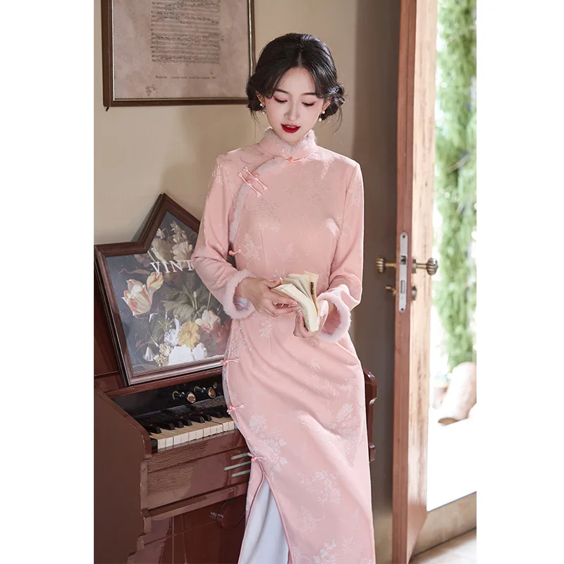 

Розовый Cheongsam, новинка 2025, плотное бархатное обручальное платье в китайском стиле, осень/зима Qipao