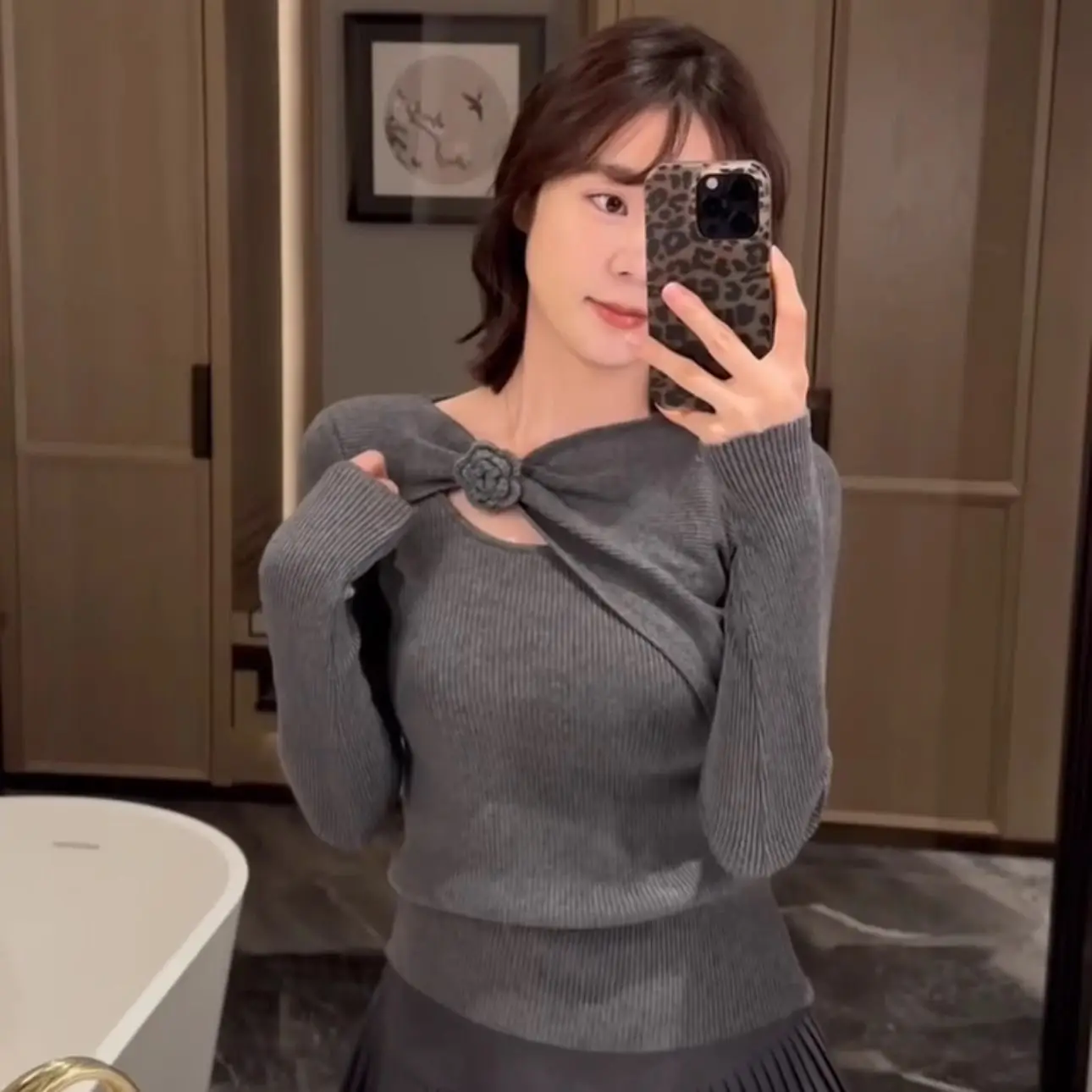 

Корейский вязаный короткий топ, женский дизайнерский свитер, осенняя рубашка с неровным низом, утягивающий стильный воротник-поло без рукавов M192