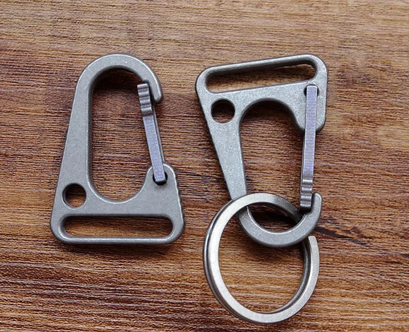 Titanium Alloy Safety Buckle Key Chain Climbing Button Carabiner Hook Key Chain Quick Hanging