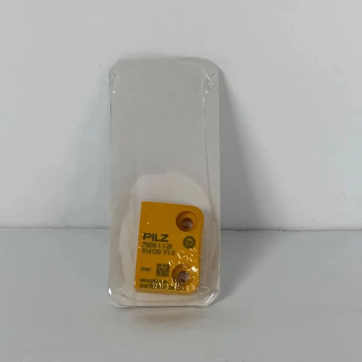 514120 PSEN 1.1-20 / 1 actuator Magnetic safety switch square design, IP67, height design 13 mm PU = 1 actuator.