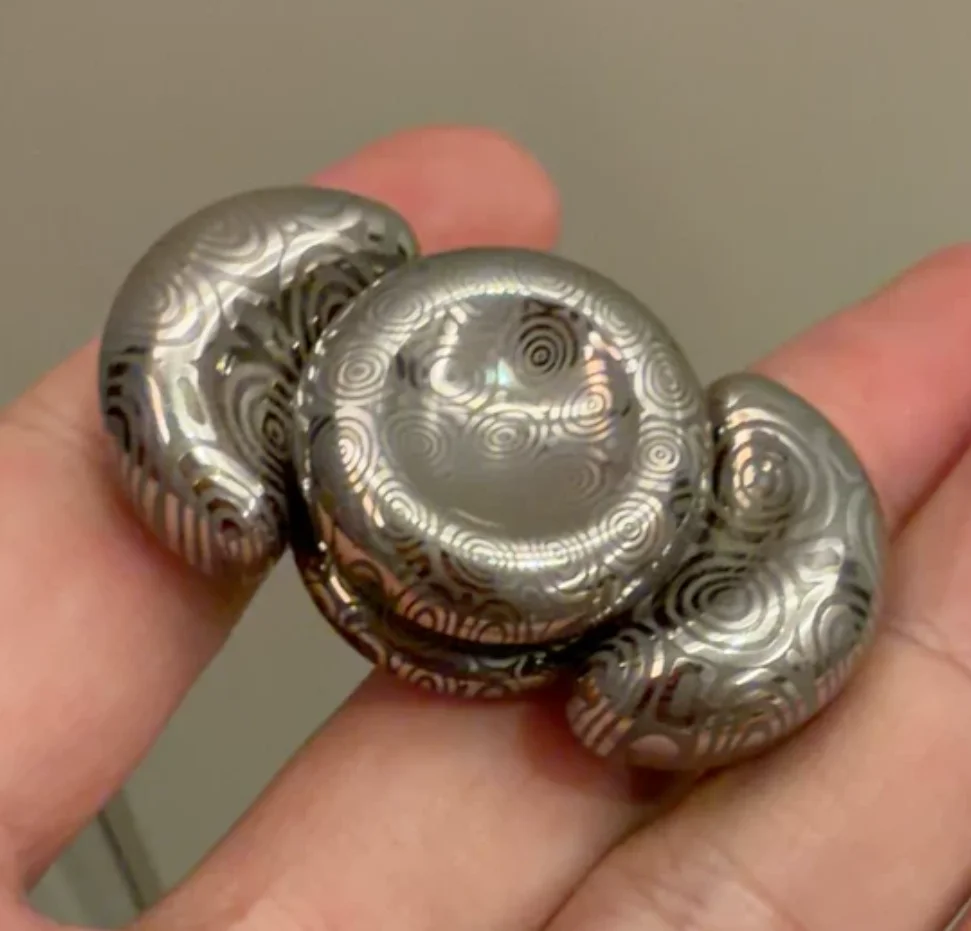 Used EDC Wanjie edan Damascus etch haptic spinner Fingertip Gyroscope decompression toy