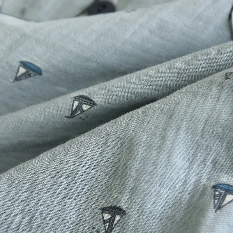 طقم بيجامة رجالي من القطن 100% بأكمام طويلة يسمح بالتهوية ملابس نوم بأزرار سفلية مع ملابس منزلية ناعمة مطبوعة بحري